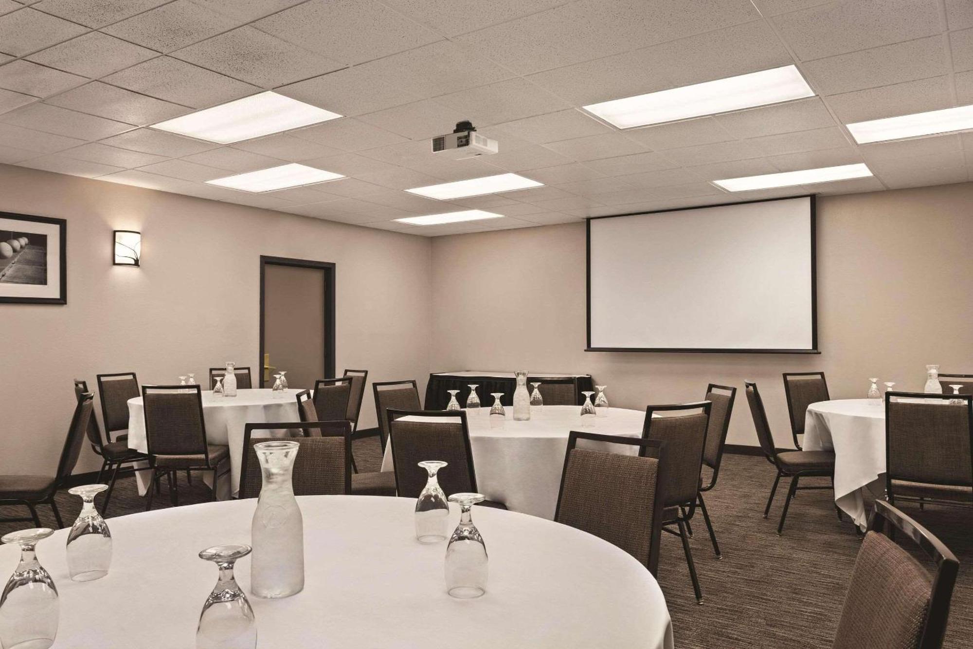 Country Inn & Suites By Radisson, Woodbury, Mn ภายนอก รูปภาพ