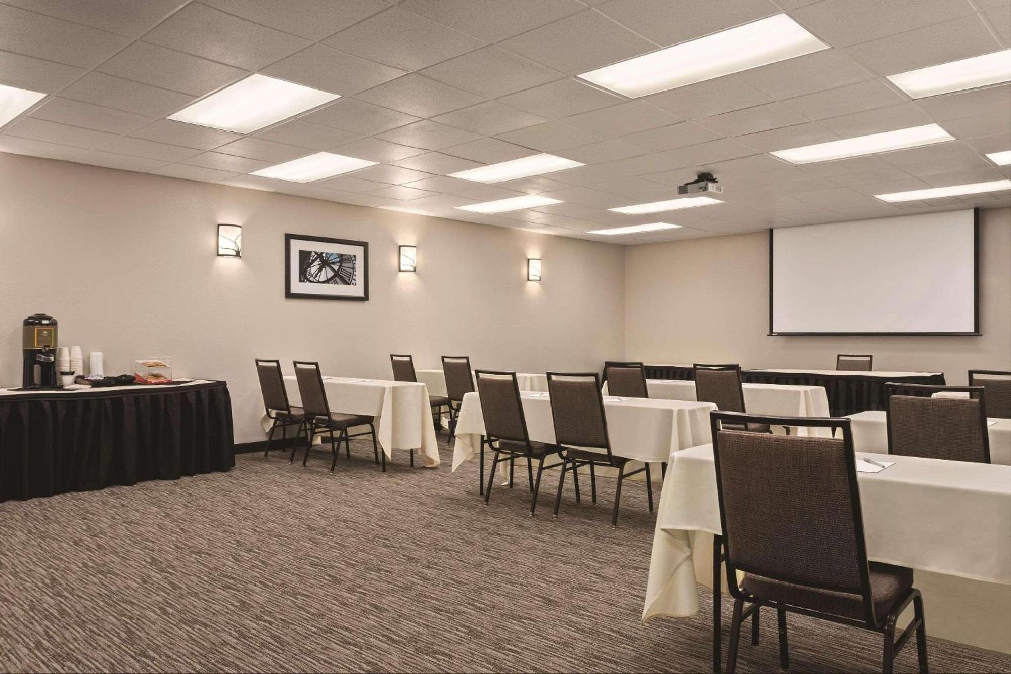 Country Inn & Suites By Radisson, Woodbury, Mn ภายนอก รูปภาพ