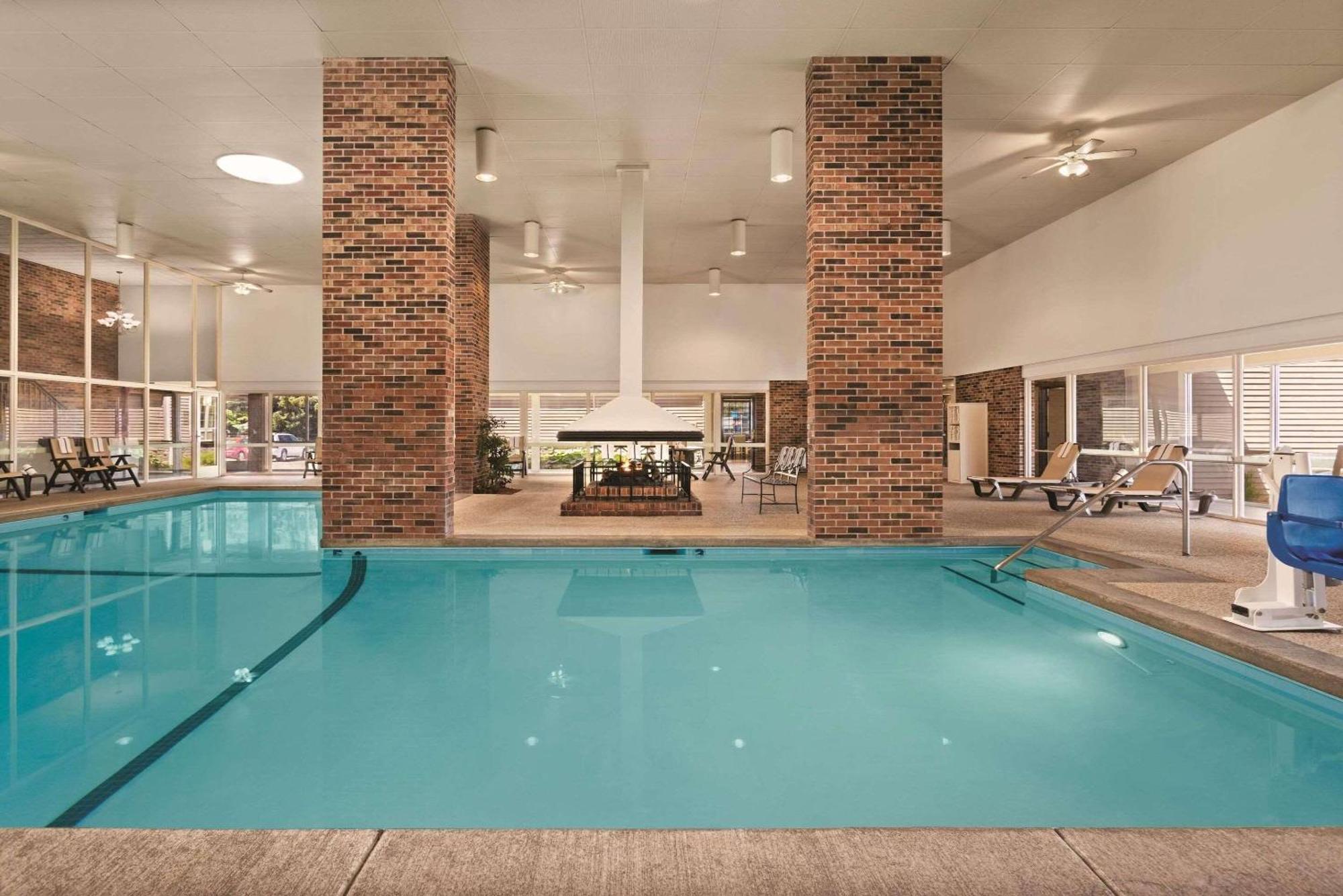 Country Inn & Suites By Radisson, Woodbury, Mn ภายนอก รูปภาพ